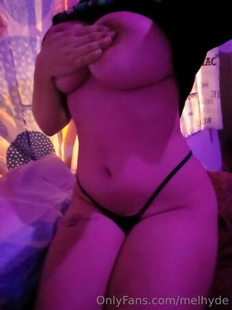 melhyde Голые слитые фото OnlyFans 14