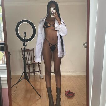 messkina Голые слитые фото OnlyFans 16