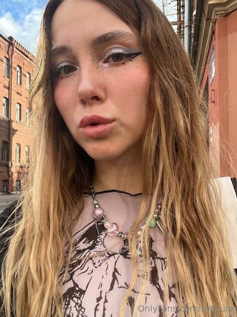 mialure Голые слитые фото OnlyFans 9