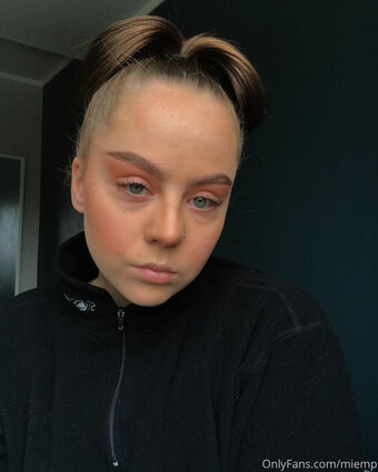 miemp Голые слитые фото OnlyFans 5