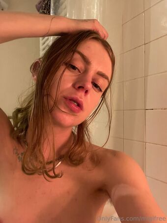 migifree Голые слитые фото OnlyFans 60