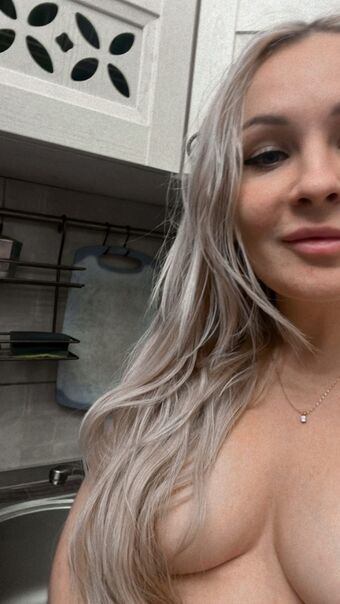 Milavy Голые слитые фото OnlyFans 11