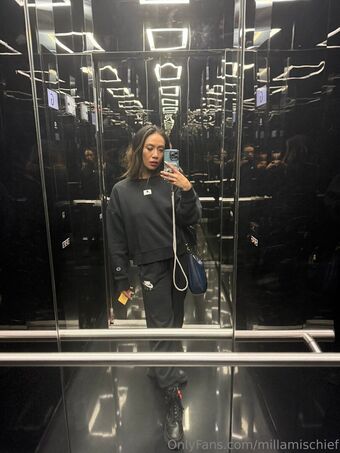 millamischief Голые слитые фото OnlyFans 15