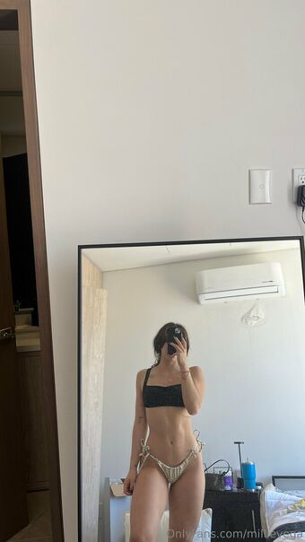 millievega Голые слитые фото OnlyFans 11