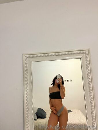 millievega Голые слитые фото OnlyFans 17