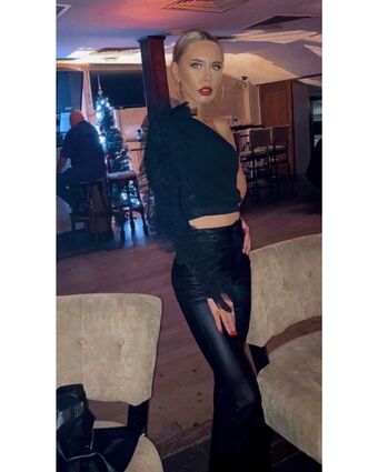 Minhas Edit Голые слитые фото OnlyFans 52
