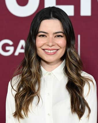 Miranda Cosgrove Голые слитые фото OnlyFans 90