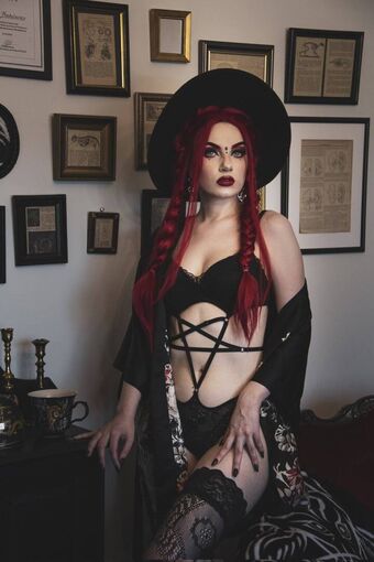 Monsa Isa Голые слитые фото OnlyFans 3