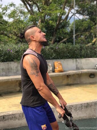 monvalx Голые слитые фото OnlyFans 2