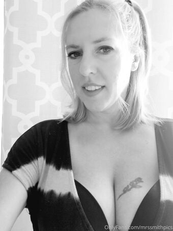 mrssmithpics Голые слитые фото OnlyFans 2
