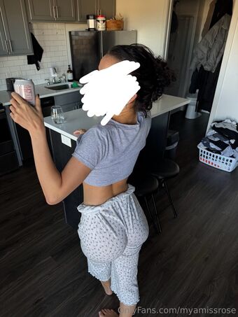 myamissrose Голые слитые фото OnlyFans 1