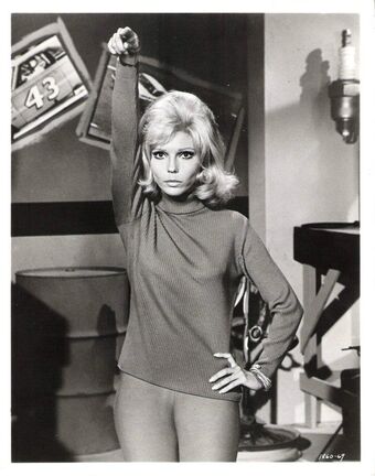 Nancy Sinatra Голые слитые фото OnlyFans 18