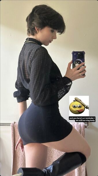 Newinsight Голые слитые фото OnlyFans 20