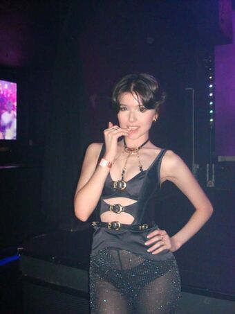 Newinsight Голые слитые фото OnlyFans 23