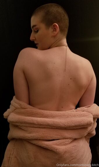 nonbinary-bitch Голые слитые фото OnlyFans 14