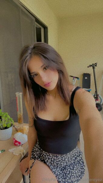 officialsofiereyez Голые слитые фото OnlyFans 6