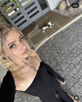 Onlinelily Голые слитые фото OnlyFans 1