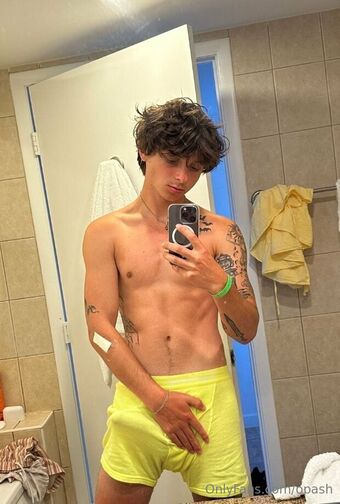 opash Голые слитые фото OnlyFans 22