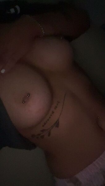 Orange Голые слитые фото OnlyFans 30