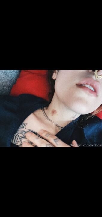 Pednom Голые слитые фото OnlyFans 20