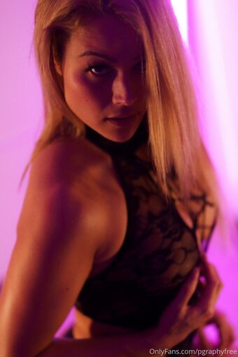 pgraphyfree Голые слитые фото OnlyFans 35