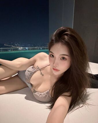 Pickrui Голые слитые фото OnlyFans 17