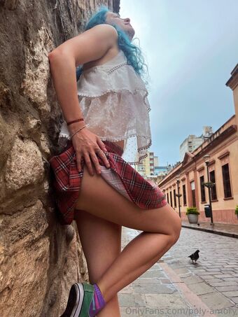 poly-amory Голые слитые фото OnlyFans 28