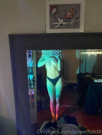 powerfulclit Голые слитые фото OnlyFans 12