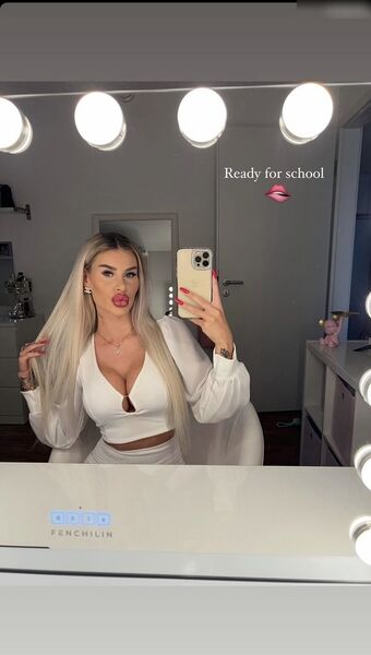 Princess Léonie Alwine