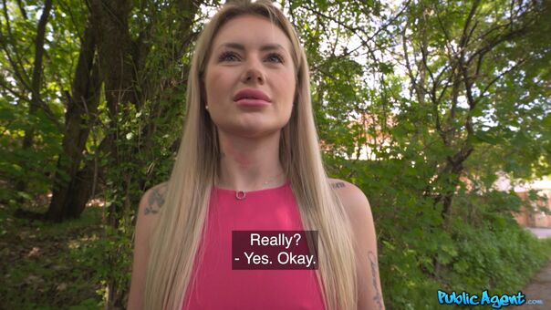 Public Agent Голые слитые фото OnlyFans 126