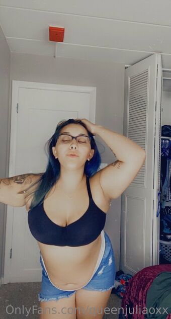 queenjuliaoxx
