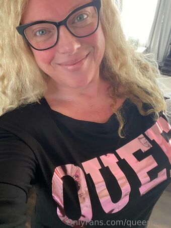 queenkitty Голые слитые фото OnlyFans 32