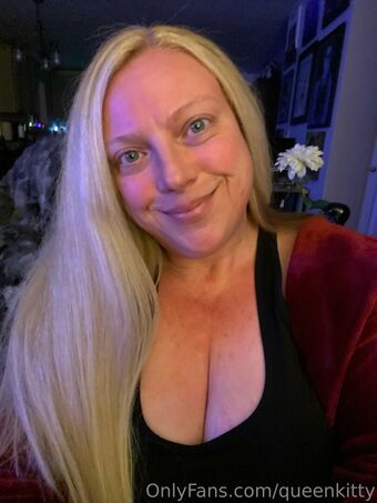 queenkitty Голые слитые фото OnlyFans 33