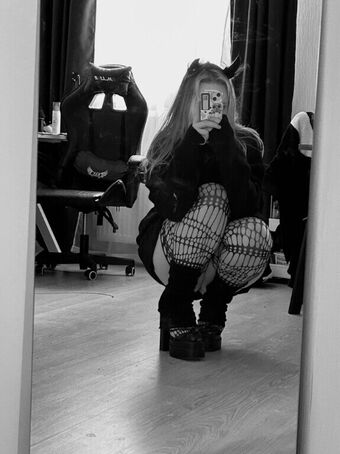 R1nari Голые слитые фото OnlyFans 189