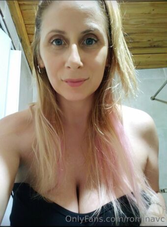 Rominavc Голые слитые фото OnlyFans 9