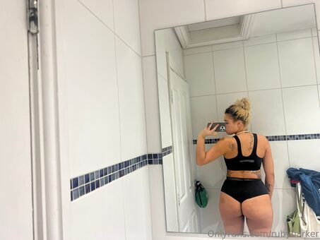 Ruby Barker Голые слитые фото OnlyFans 3