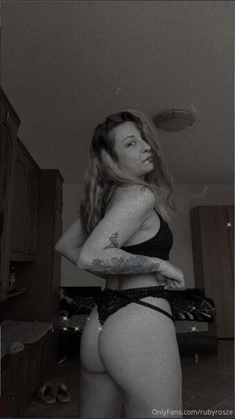 rubyrosze Голые слитые фото OnlyFans 1