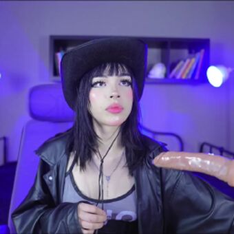 Sabrina_Bloom_