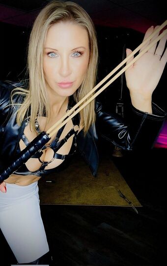 Sarah Wright Голые слитые фото OnlyFans 126