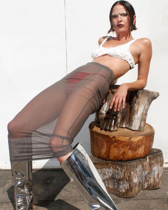 Shelley Hennig Голые слитые фото OnlyFans 54