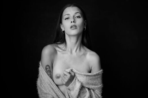 Similunea Голые слитые фото OnlyFans 1