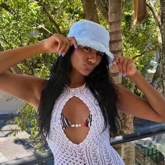 Simone Ashley Голые слитые фото OnlyFans 108