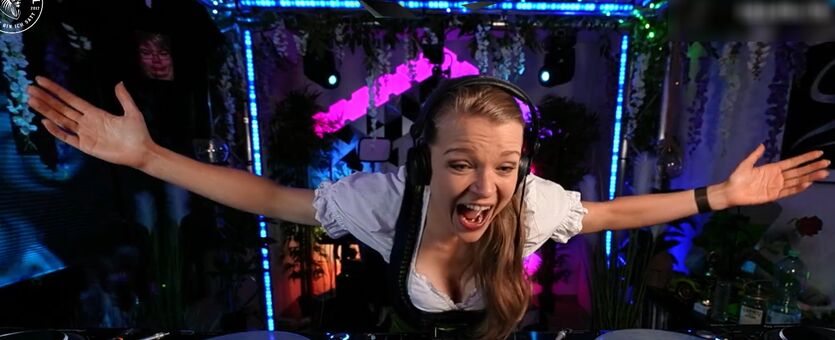 Sintica Голые слитые фото OnlyFans 51