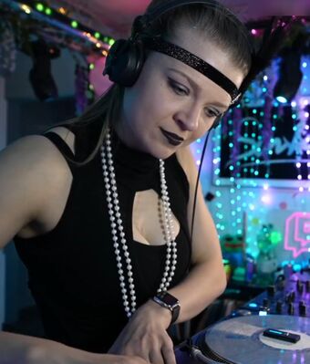 Sintica Голые слитые фото OnlyFans 63