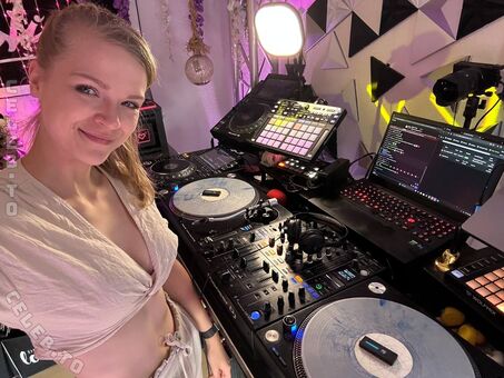 Sintica Голые слитые фото OnlyFans 67