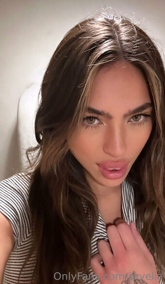 skyelia Голые слитые фото OnlyFans 11