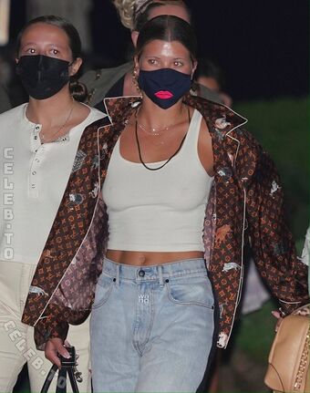 Sofia Richie Голые слитые фото OnlyFans 180