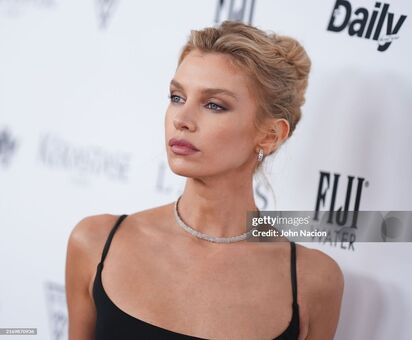 Stella Maxwell