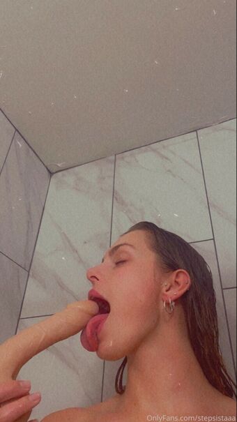 Stepsistaaa Голые слитые фото OnlyFans 1