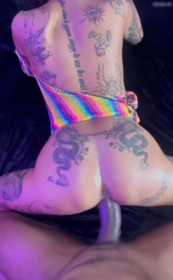 sugarttitts / sweetestsell